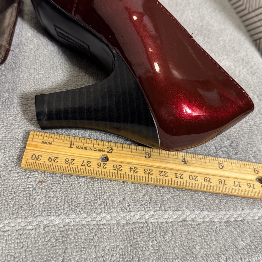 Solesensibility Heels size 8 wide heel metal accents special occasion red heels - Picture 12 of 12